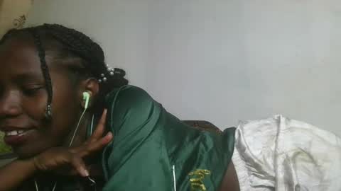 Snapshot of aangevelo chatting on 11.10.25 aangevelo online show from 11.10.25