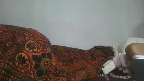 Snapshot of aangevelo chatting on 11.11.25 aangevelo online show from 11.11.25