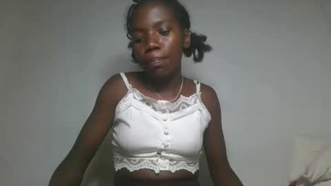 Snapshot of aangevelo chatting on 11.13.25 aangevelo online show from 11.13.25