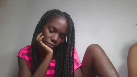 Snapshot of aangevelo chatting on 11.15.25 aangevelo online show from 11.15.25