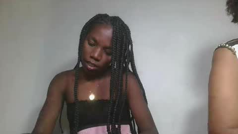 Snapshot of aangevelo chatting on 11.16.25 aangevelo online show from 11.16.25