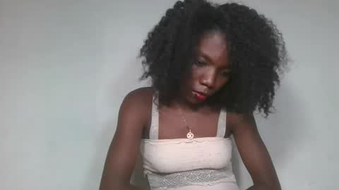 Snapshot of aangevelo chatting on 11.20.25 aangevelo online show from 11.20.25