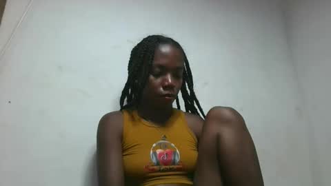 Snapshot of aangevelo chatting on 11.29.25 aangevelo online show from 11.29.25