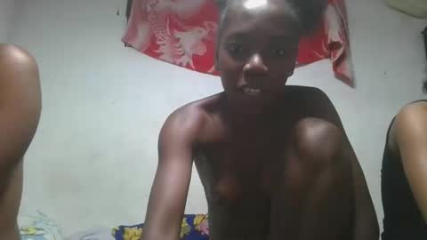 Snapshot of aangevelo chatting on 12.14.25 aangevelo online show from 12.14.25