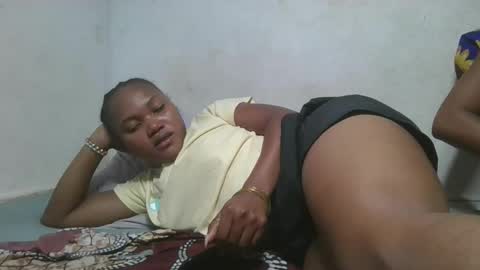 Snapshot of aangevelo chatting on 12.15.25 aangevelo online show from 12.15.25