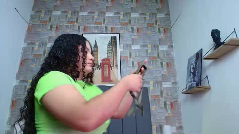 Snapshot of aaron_antonella_mds chatting on 02.25.26 Aaron y Antonella online show from 02.25.26