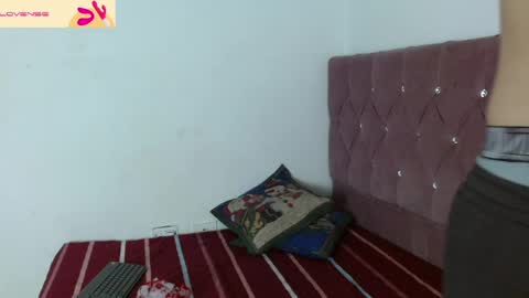 Snapshot of aaron_antonella_mds chatting on 03.29.26 Aaron y Antonella online show from 03.29.26