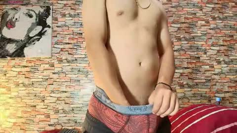 Snapshot of aaron_antonella_mds chatting on 03.31.26 Aaron y Antonella online show from 03.31.26