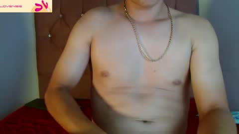 Snapshot of aaron_antonella_mds chatting on 04.10.26 Aaron y Antonella online show from 04.10.26