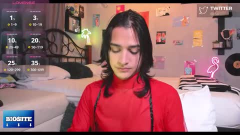 Snapshot of aaron_darkus chatting on 11.02.25 Aaron online show from 11.02.25