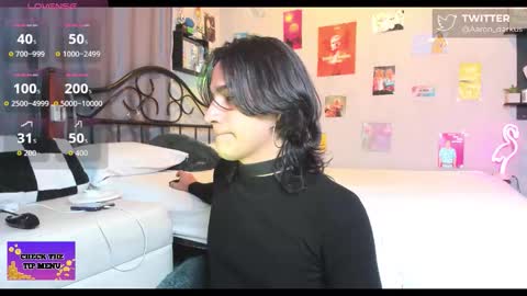 Snapshot of aaron_darkus chatting on 11.08.25 Aaron online show from 11.08.25