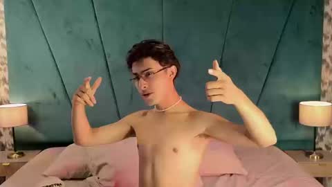 Aaron Ezequiel online show from 09.09.25