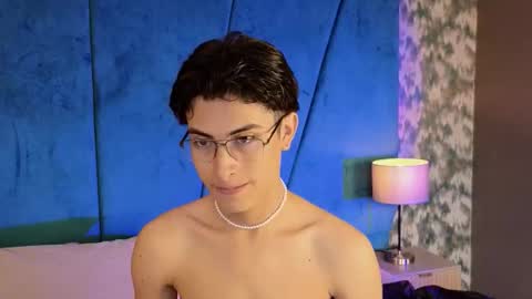 Aaron Ezequiel online show from 09.11.25