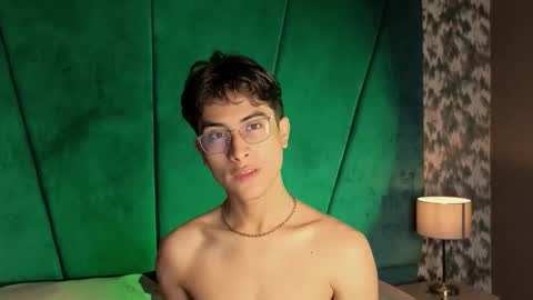 Aaron Ezequiel online show from 10.14.25