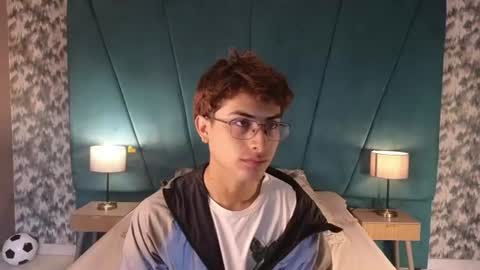 Aaron Ezequiel online show from 07.12.26