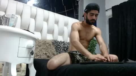 aaron_jones_1 online show from 04.27.26