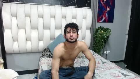 aaron_jones_1 online show from 05.20.26