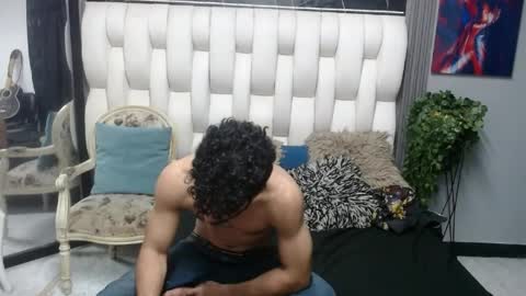 aaron_jones_1 online show from 05.25.26