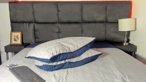 Aron online show from 10.22.25