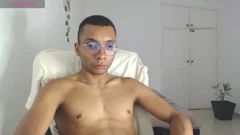 Snapshot of aaronblack1_ chatting on 01.20.25 Heyy my name is Aaron online show from 01.20.25