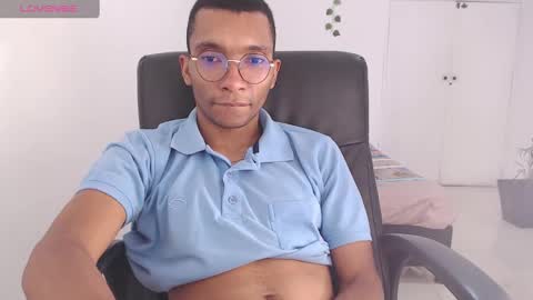 Snapshot of aaronblack1_ chatting on 01.27.25 Heyy my name is Aaron online show from 01.27.25