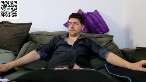 Aaron  online show from 10.11.25