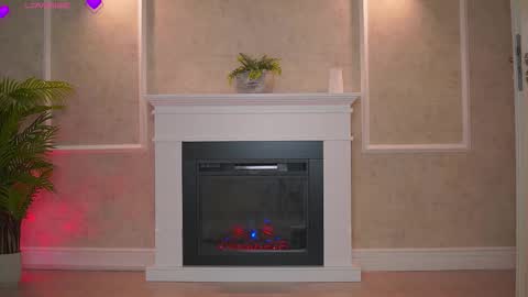 Snapshot of abbela_white chatting on 11.08.25 Alexa online show from 11.08.25