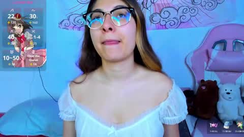 Snapshot of abbie_senjen chatting on 05.27.26 April online show from 05.27.26