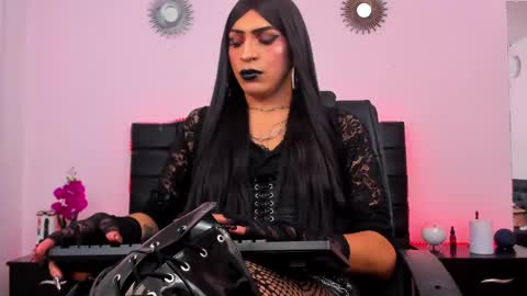 Abbigail Fuster  online show from 02.12.25