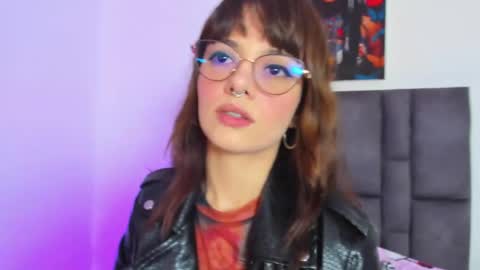 Snapshot of abby_jones2 chatting on 10.11.25 abby jones online show from 10.11.25