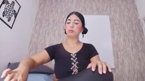 Snapshot of abby_pratt chatting on 10.30.25 Abby online show from 10.30.25