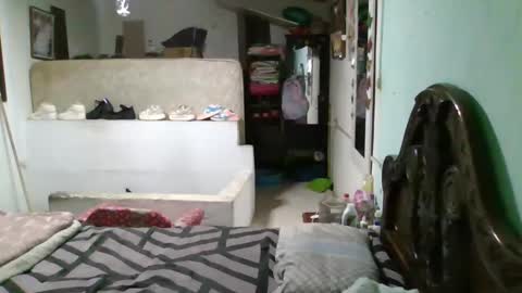 Snapshot of abbyasher chatting on 01.08.25 Abby online show from 01.08.25