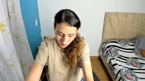 Snapshot of abbyhowlland chatting on 05.27.26 sara online show from 05.27.26