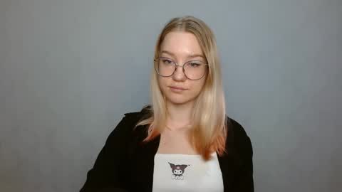 Snapshot of abbymoore__ chatting on 01.21.25 Abby Lovense is active online show from 01.21.25