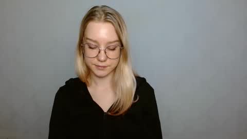 Snapshot of abbymoore__ chatting on 01.28.25 Abby Lovense is active online show from 01.28.25