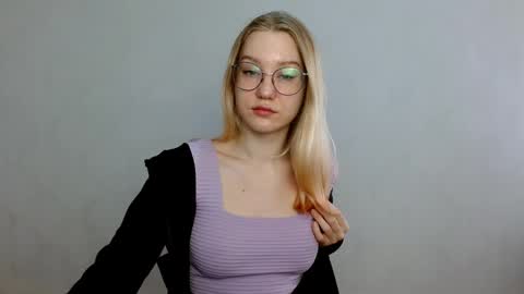 Snapshot of abbymoore__ chatting on 02.22.25 Abby Lovense is active online show from 02.22.25