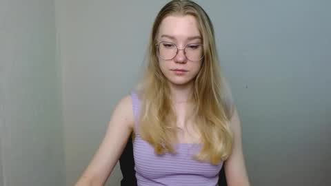 Abby Lovense is active online show from 02.23.26
