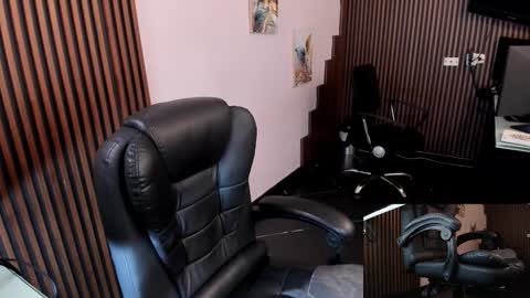 Abby Stones online show from 10.21.25