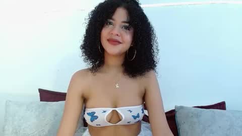 Snapshot of abbystorme chatting on 10.21.25 abbystorme online show from 10.21.25