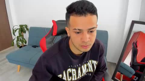 Independence model AbelAsburgo online show from 03.22.26