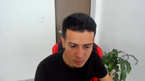 Independence model AbelAsburgo online show from 03.29.26