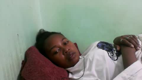 Snapshot of abella677022 chatting on 02.15.26 abella677022 online show from 02.15.26