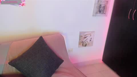 Snapshot of abigail_luna_ chatting on 12.25.24 abi online show from 12.25.24