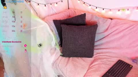 Snapshot of abigail_luna_ chatting on 10.10.25 abi online show from 10.10.25