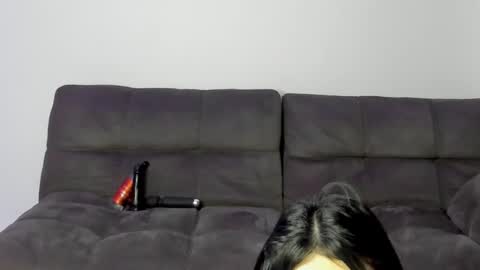 abril2234 online show from 11.29.25