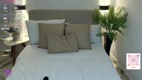 Snapshot of abril_71 chatting on 11.13.25 Abril online show from 11.13.25