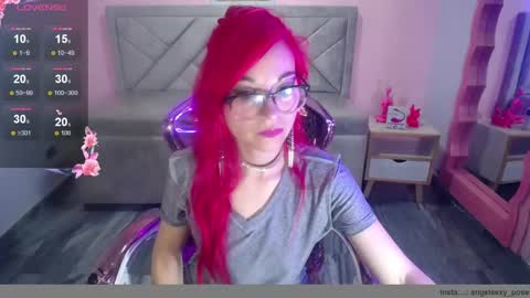 abril_ch_ online show from 11.24.25