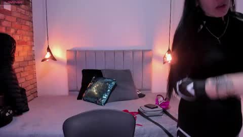 Abril Fox online show from 04.23.26