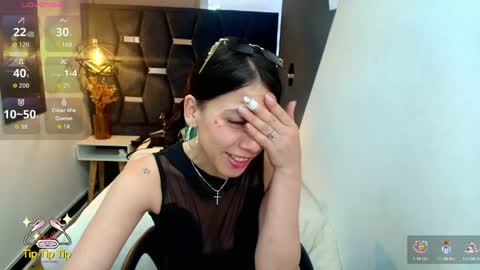 Abril Fox online show from 05.06.26