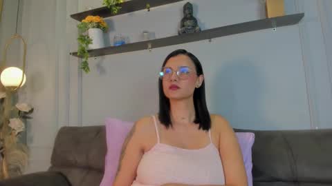 Abril jones online show from 10.31.25